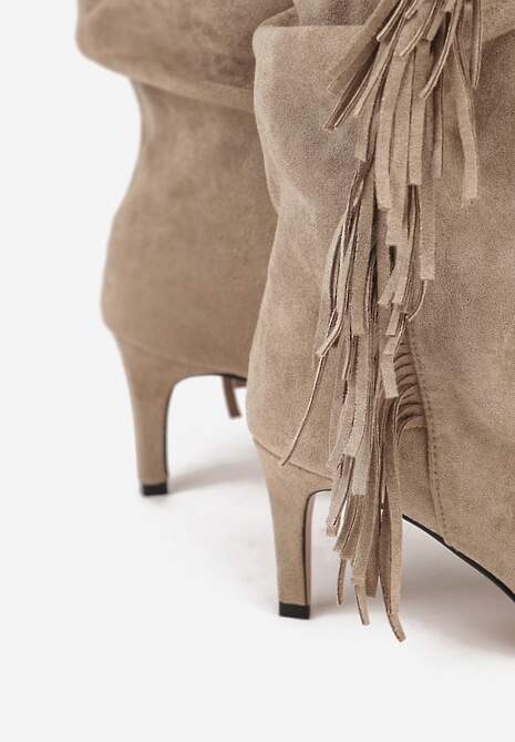 Ciemnobeżowe Kozaki na Szpilce w Stylu Boho Ozdobione Frędzlami Mevinavia