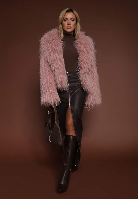 Różowa Kurtka Futerko Ozdobione Długim Włosiem Cardassa