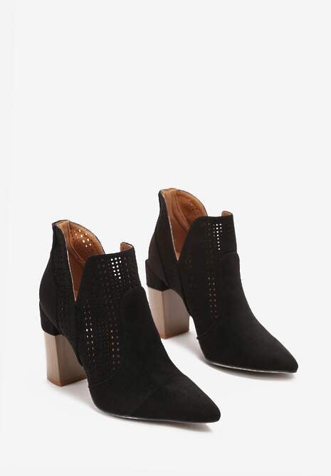 Czarne Botki na Słupku z Ażurowym Zdobieniem Clemmes