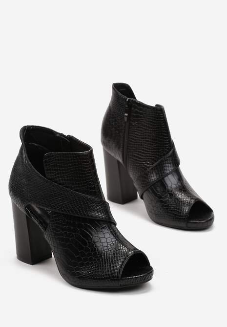 Czarne Botki na Słupku z Wycięciami i Otwartym Noskiem Serydi