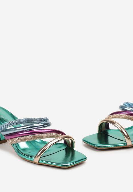 Zielone Klapki Ozdobione Cyrkoniami na Słupku z Kwadratowym Noskiem Alfiva