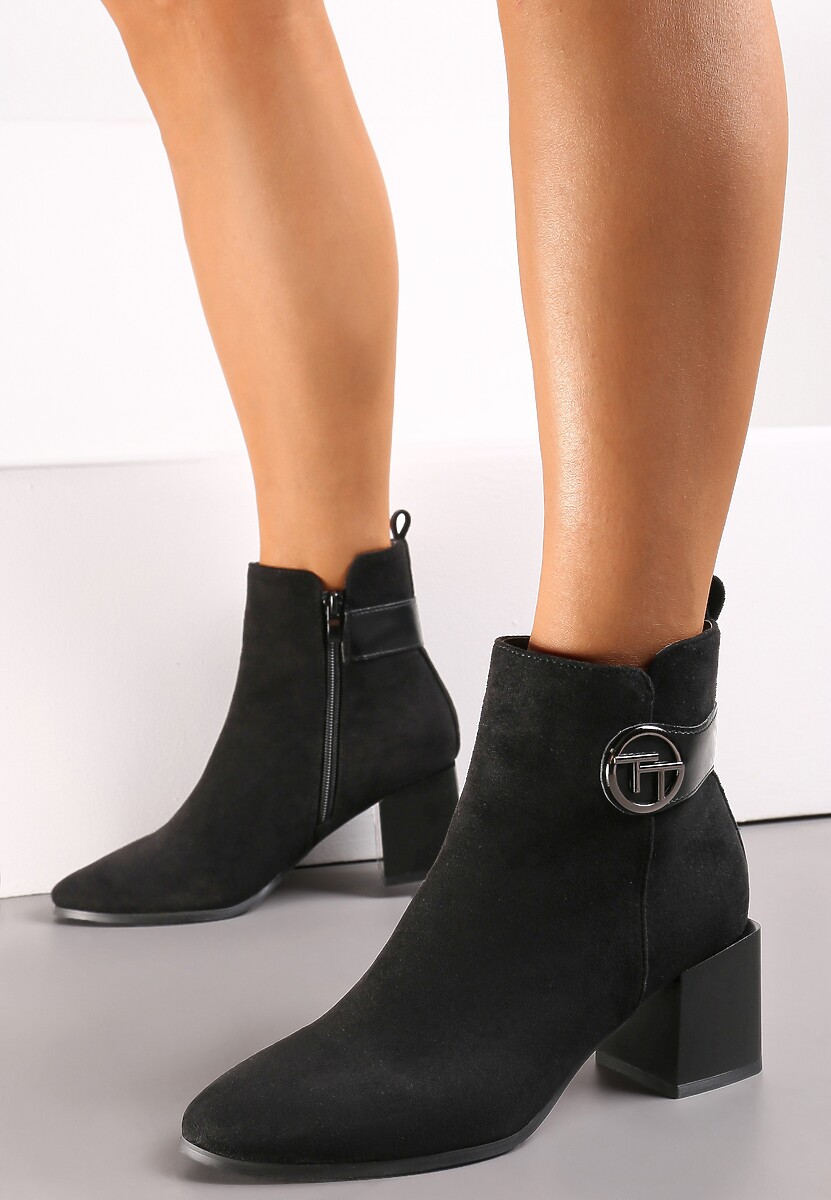 Czarne Botki na Niskim Słupku z Klamerką Avintta