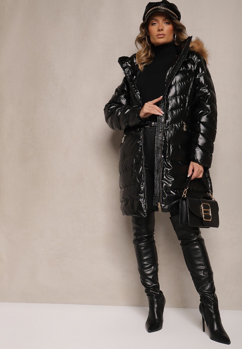 Czarno-Brązowa Kurtka Pikowana o Długim Kroju z Kapturem Ozdobionym Futerkiem Senera