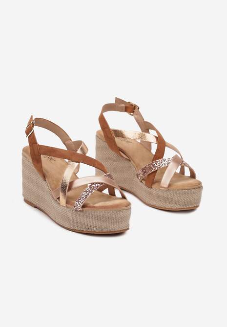 Brązowe Casualowe Sandały na Koturnie w Stylu Boho z Brokatowymi Plecionymi Paskami Urani