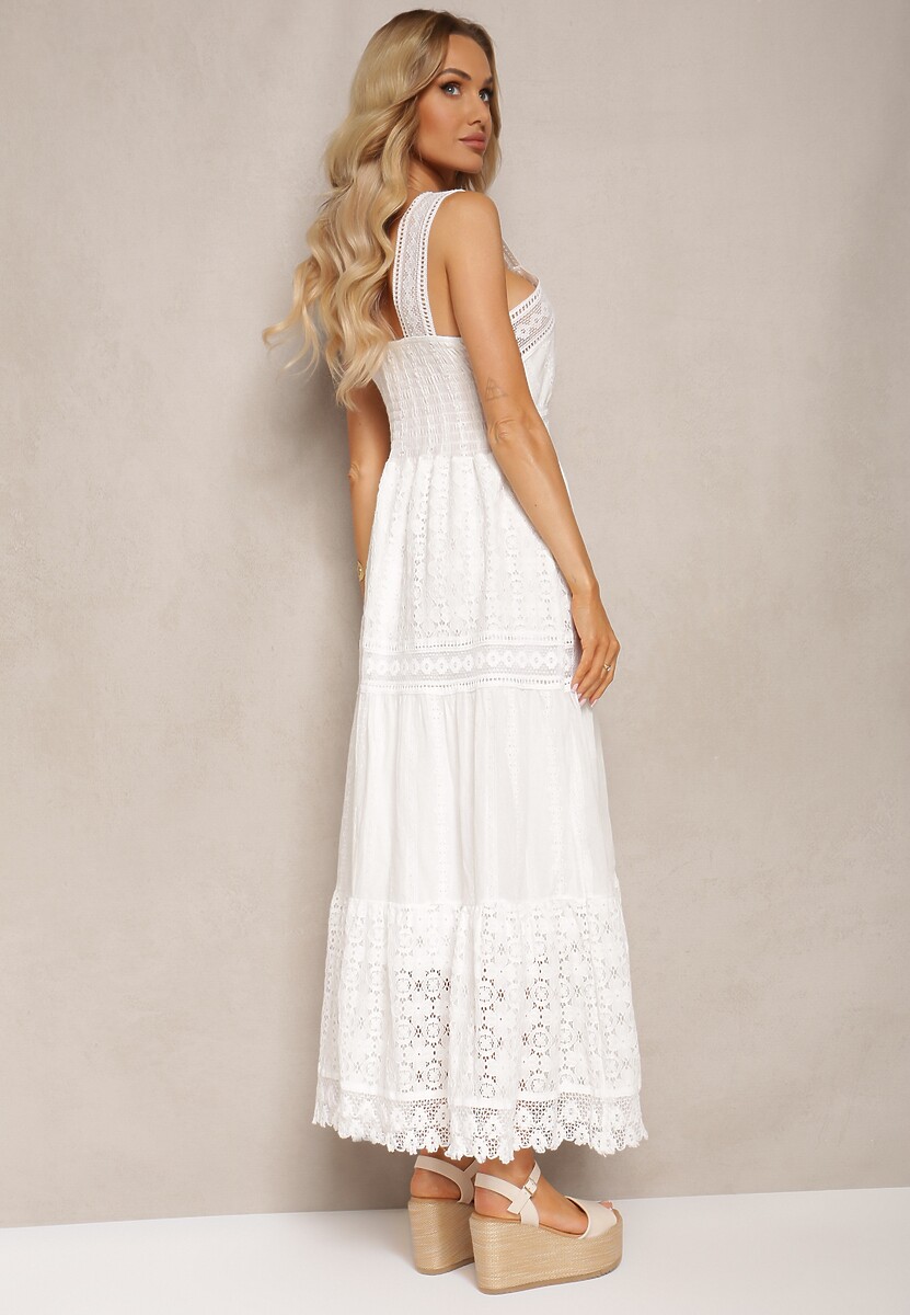 Biała Rozkloszowana Sukienka z Koronki z Trójkątnym Dekoltem i Falbanką Piolena