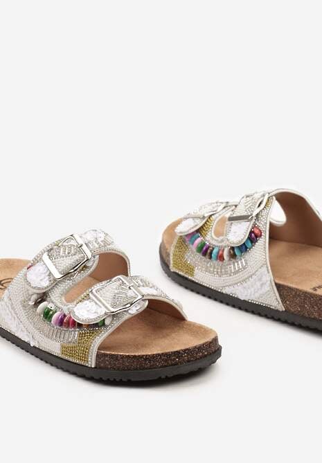 Białe Klapki na Korkowej Podeszwie z Klamrami Ozdobione Koralikami i Cyrkoniami Trixa