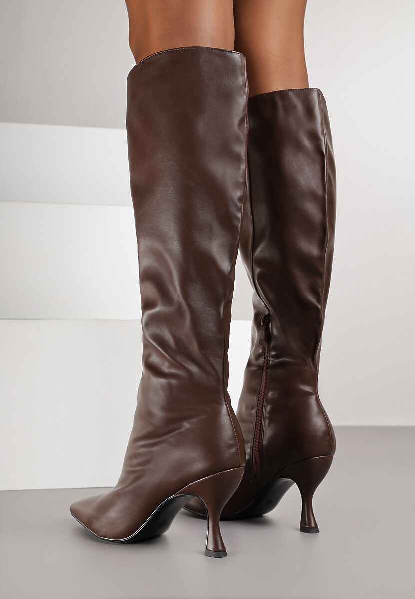 Ciemnobrązowe Marszczone Kozaki Vices na Obcasie Typu Kaczuszka Miomadia