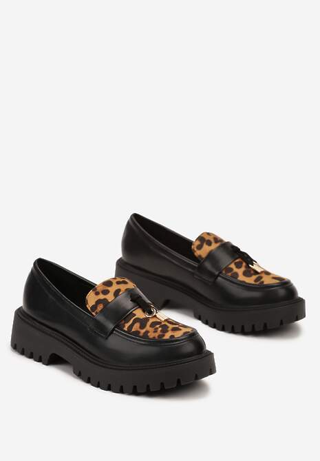 Czarno-Brązowe Mokasyny na Tłoczonej Podeszwie z Wstawką z Ekozamszu Ozdobione Metalowym Detalem Virinae