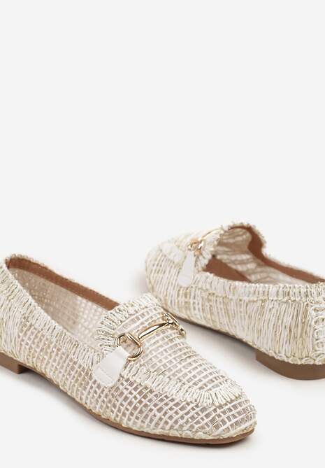 Białe Mokasyny z Ażurową Cholewką i Klamerką Falionisa