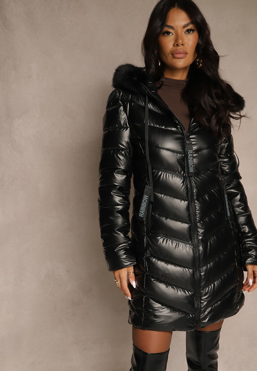 Czarna Taliowana Kurtka z Pikowanymi Przeszyciami i Kapturem z Futrem Nalidea