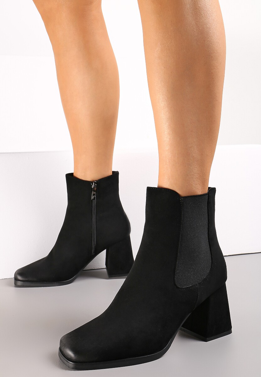 Czarne Botki na Słupku z Kwadratowym Noskiem Conneka