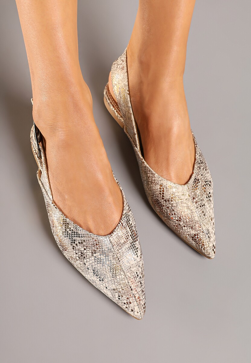 Złote Wężowe Sandały Typu Slingback Ozdobione Klamrą Banelias