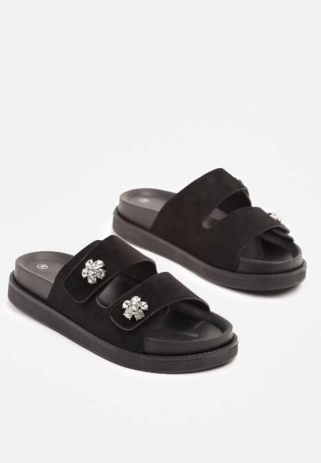 Czarne Klapki na Niskiej Platformie Ozdobione Aplikacjami z Cyrkonii Mevea