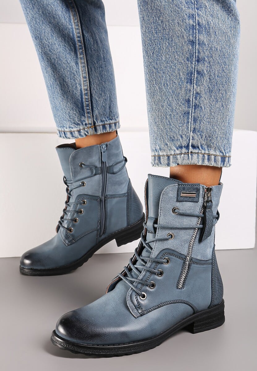 Niebieskie Botki Typu Trapery Ozdobione Wstawką z Ekozamszu i Suwakiem Debisha