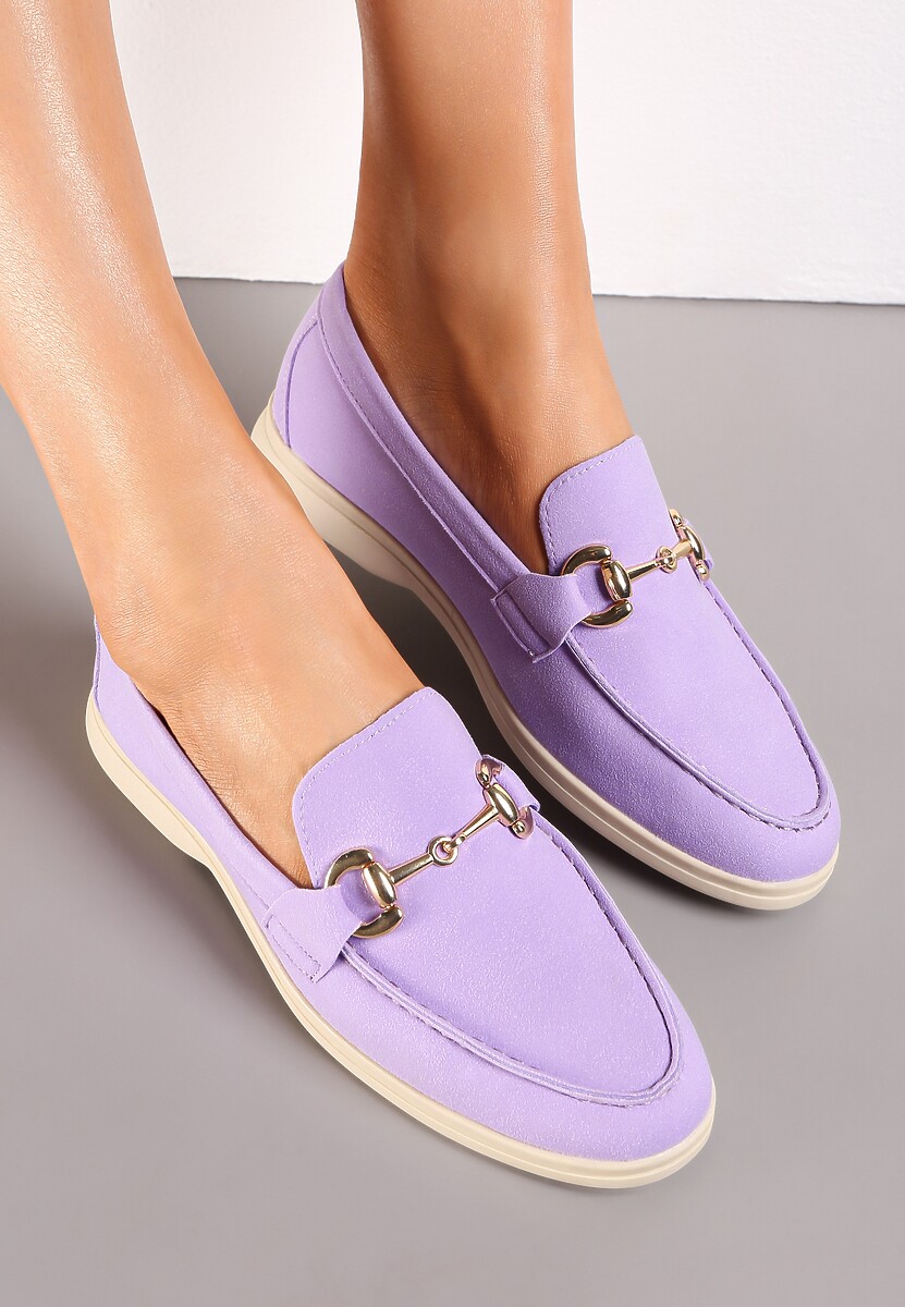 Fioletowe Mokasyny na Płaskiej Podeszwie z Przeszyciami i Ozdobną Klamerką Alenor