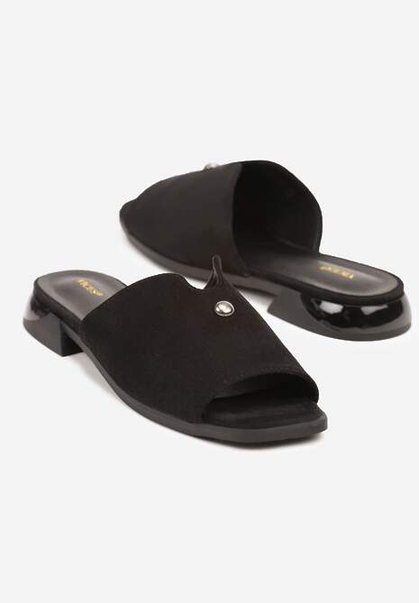 Czarne Klapki Vices z Ozdobą i Geometryczną Cholewką Tilavira