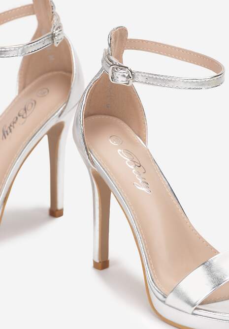Srebrne Eleganckie Sandały na Szpilce z Okrągłym Noskiem Yemaria