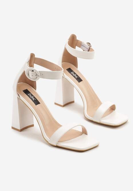 Białe Sandały na Kwadratowym Słupku z Okrągła Sprzączką i Paskiem wokół Kostki Soralise