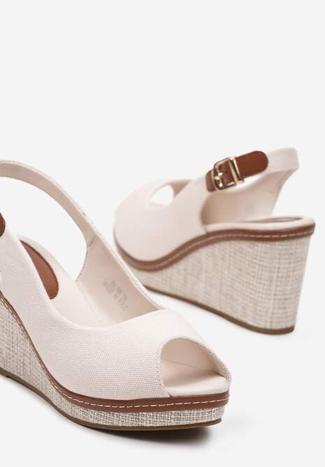 Beżowe Sandały na Koturnie z Otwartym Noskiem Charllisa