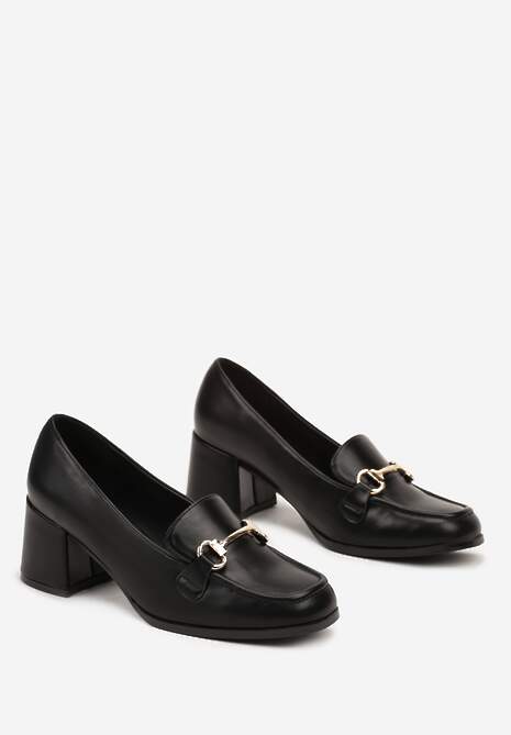 Czarne Półbuty w Stylu Mokasynów na Obcasie z Metalowym Zdobieniem Kaithra