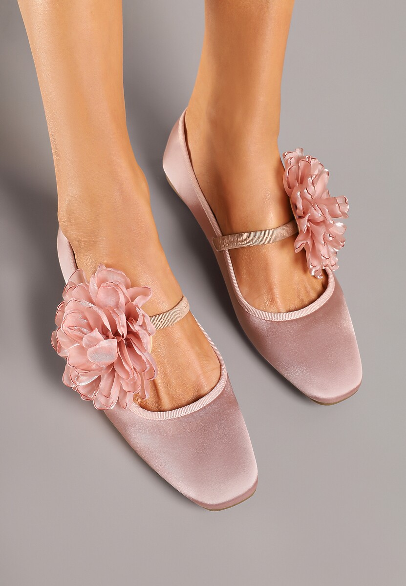 Różowe Balerinki Ozdobione Kwadratowym Noskiem i Kwiatową Aplikacją 3D Salianes