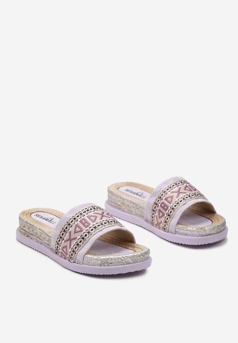 Fioletowe Klapki Ozdobione Wzorem na Przednim Pasku Norvia