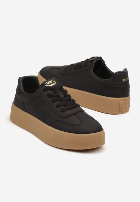 Czarne Sneakersy na Platformie Ozdobione Perforacją Haladina