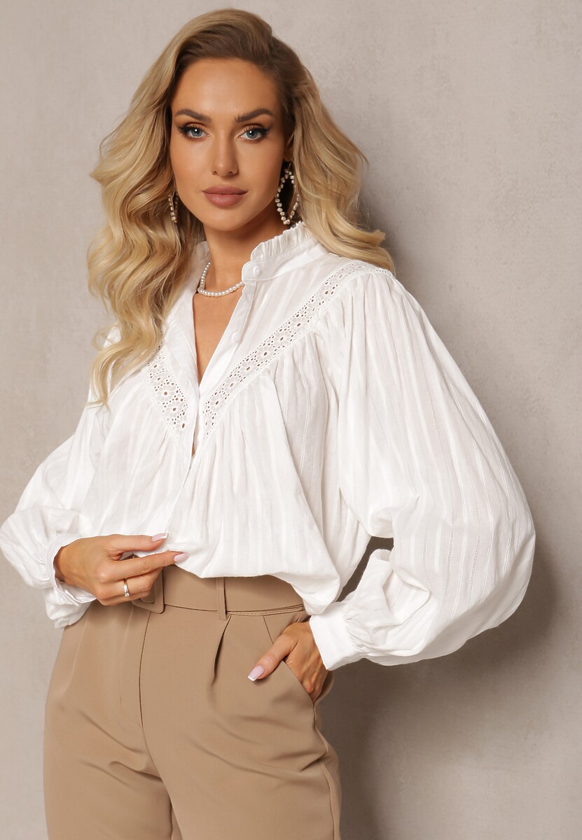 Biała Koszula z Bawełny ze Stójką i Ażurowymi Wstawkami Kamirna