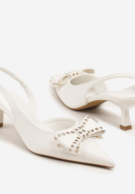Białe Czółenka Sandały Vices na Kaczuszce Slingback z Kokardą i Nitami Fennadia