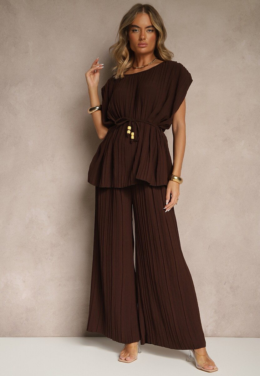 Brązowy Komplet Spodnie o Szerokim Kroju i Bluzka z Usztywnioną Linią Ramion Nilamira