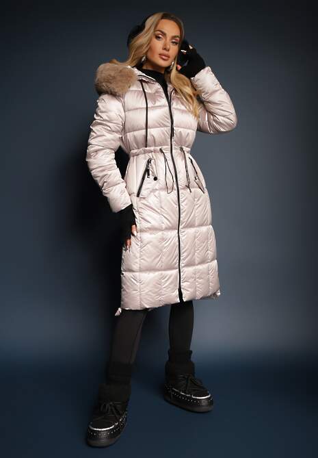 Jasnobeżowa Kurtka z Pikowanymi Przeszyciami Ściągaczem w Talii i Kapturem z Odpinanym Futrem Ravalin