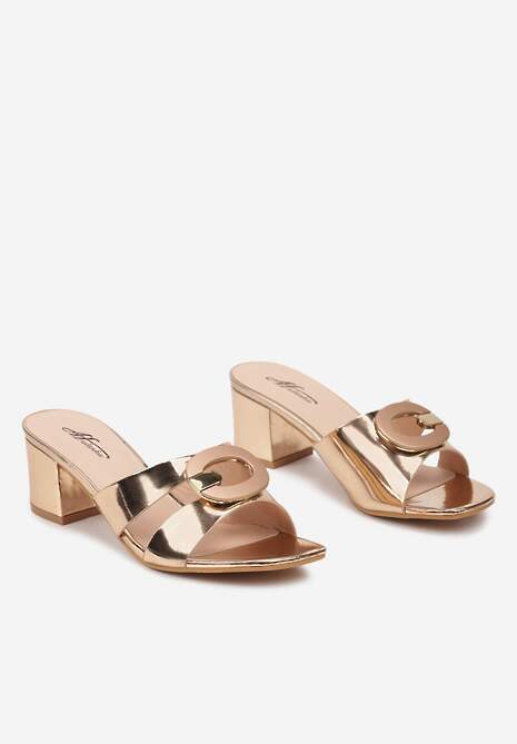 Szampańskie Klapki na Słupku Ozdobione Geometryczną Aplikacją Eladeonis