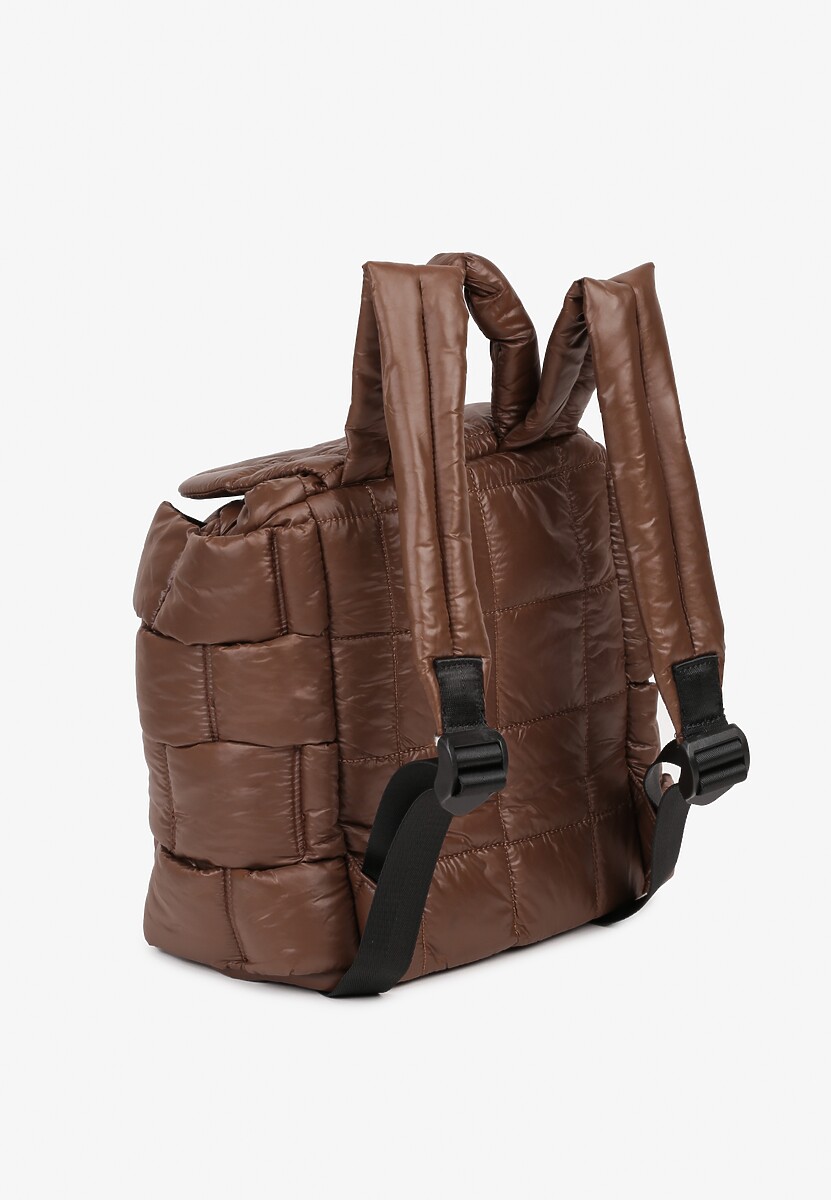 Brązowy Plecak z Klapą i Ściągaczem Zdobiony Pikowaniem 3D Revitta