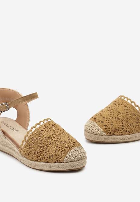 Brązowe Espadryle na Koturnie z Plecionką i Ażurową Koronką na Nosku Afridana
