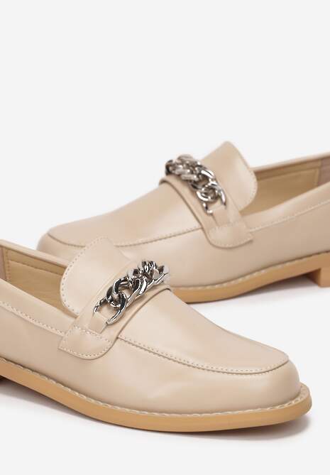 Beżowe Mokasyny na Płaskim Obcasie z Łańcuszkiem Hovale