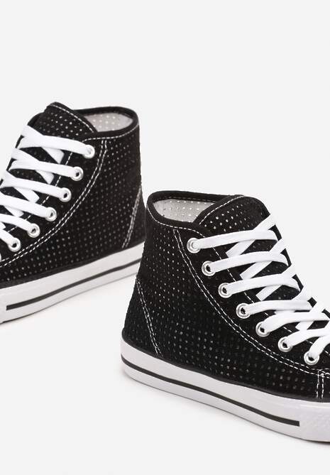 Czarne Płaskie Trampki z Perforacją Yelagia