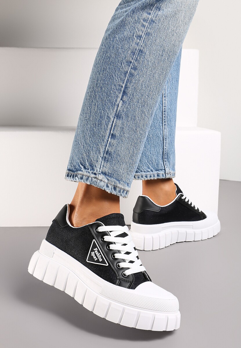 Czarne Trampki przed Kostkę na Platformie Olyria