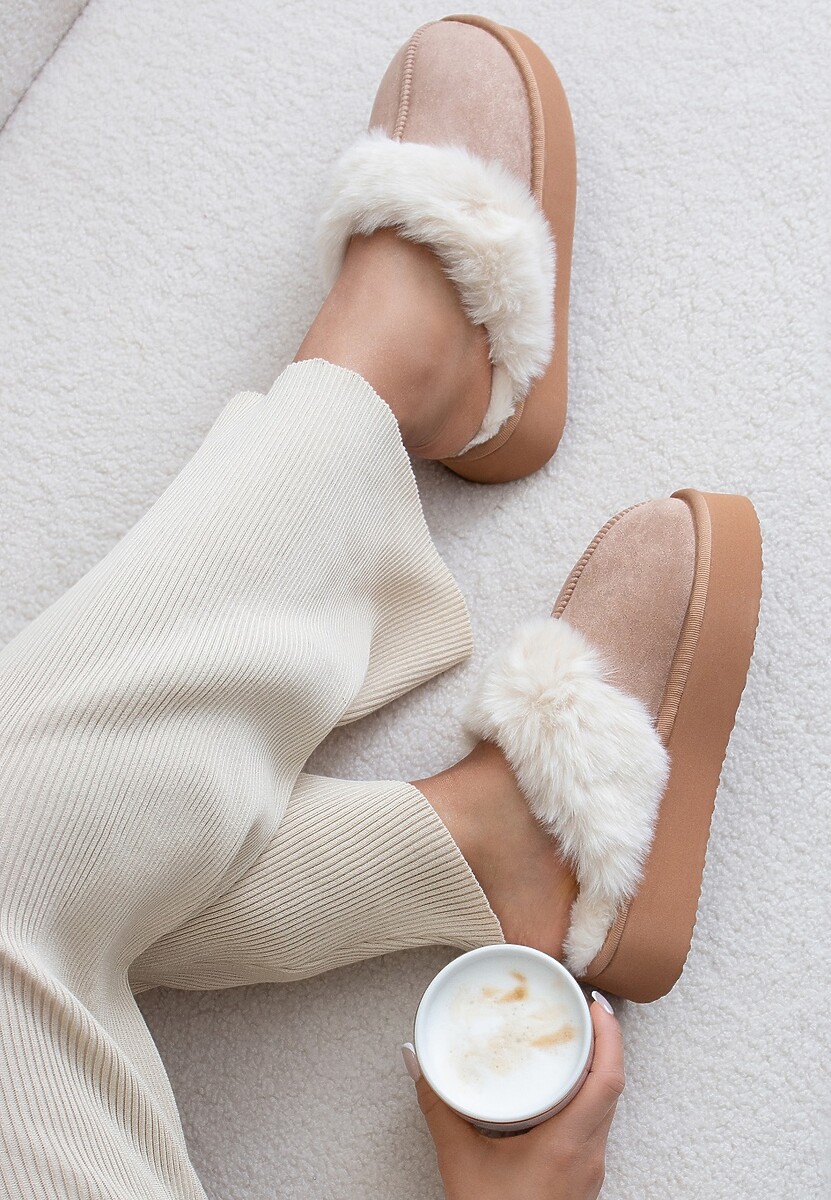 Ciemnobeżowe Kapcie z Imitacji Zamszu na Platformie z Futerkiem i Pionowym Przeszyciem Silvara