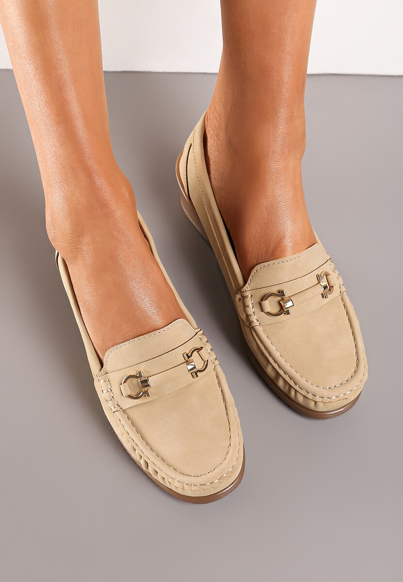 Ciemnobeżowe Półbuty Mokasyny na Koturnie z Metaliczną Ozdobą Dalisha