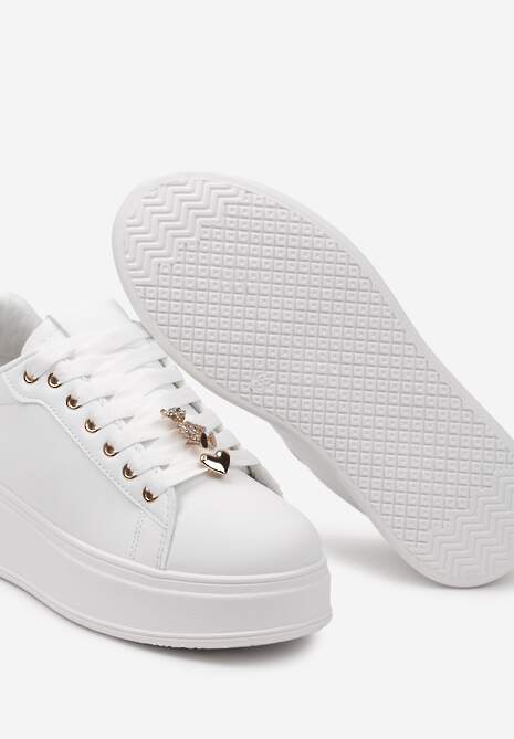 Biało-Złote Sneakersy na Platformie z Metalowymi Zawieszkami i Cyrkoniami Nioko