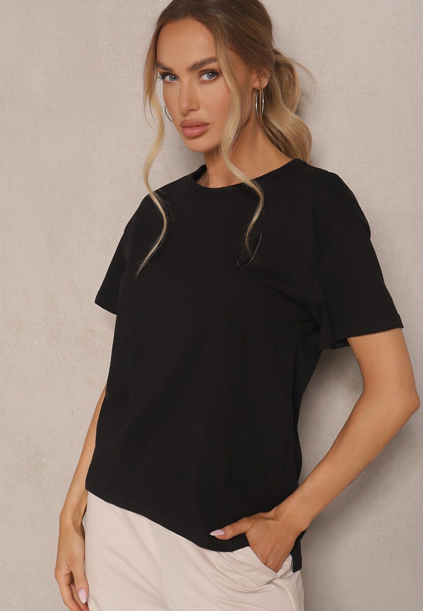 Beżowy T-shirt z Dłuższym Tyłem Zdobiony Haftem Ninilla