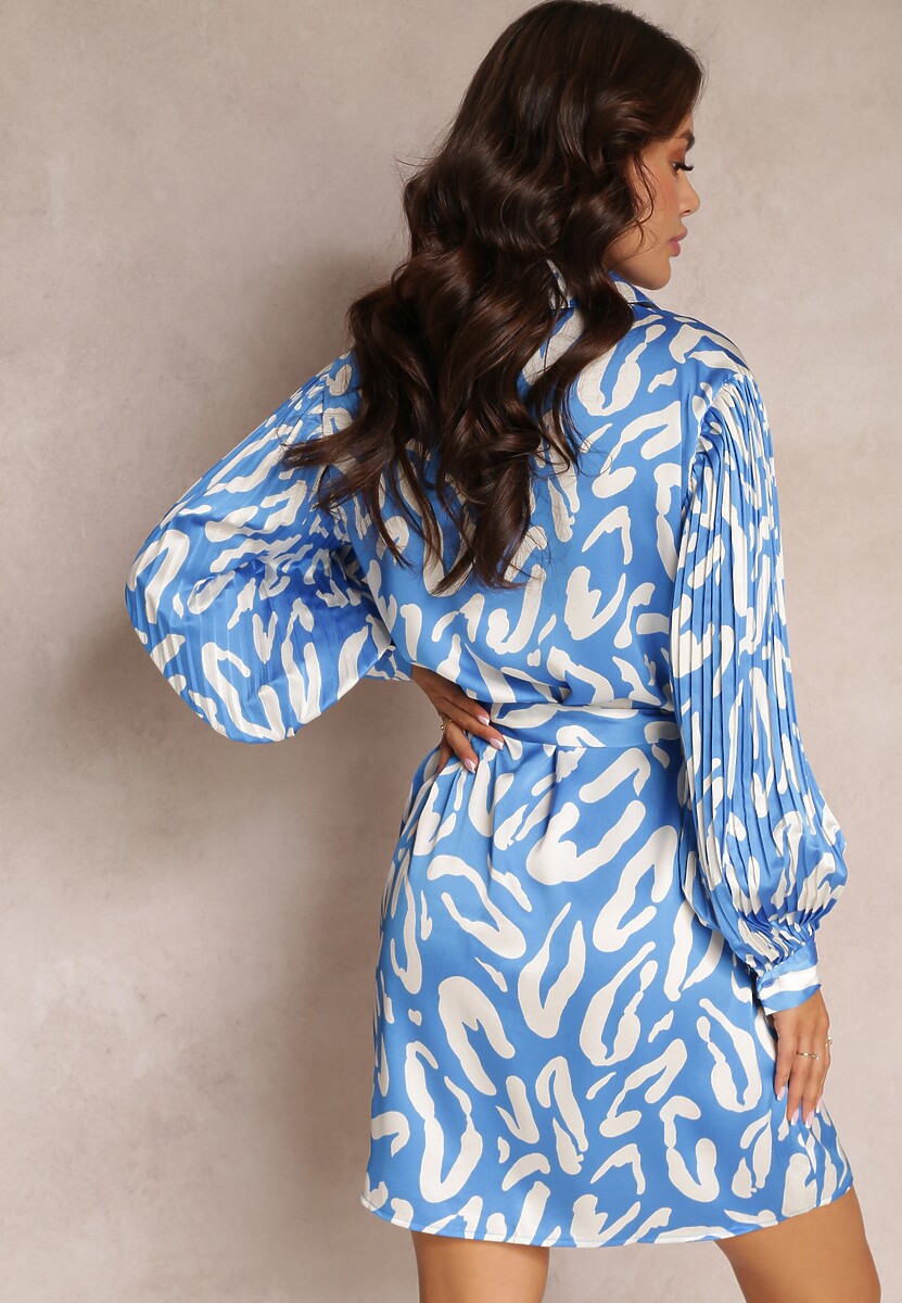 Niebieska Koszulowa Sukienka z Plisowanymi Wstawkami i Materiałowym Paskiem Lizza