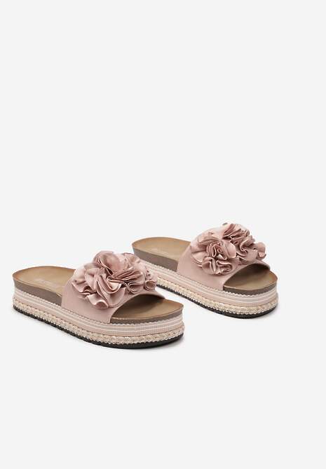 Różowe Stylowe Klapki na Ozdobnej Podeszwie z Kwiatowym Detalem Garsia