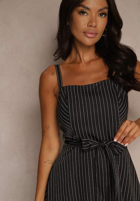 Czarna Rozkloszowana Sukienka z Wiskozą w Paski Dolavessa