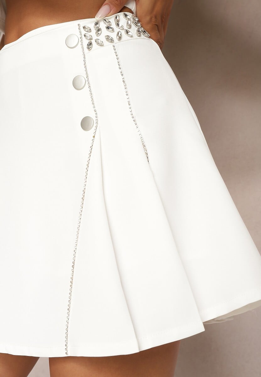 Biała Rozkloszowana Spódnica Mini z Ozdobnymi Guzikami Holiana