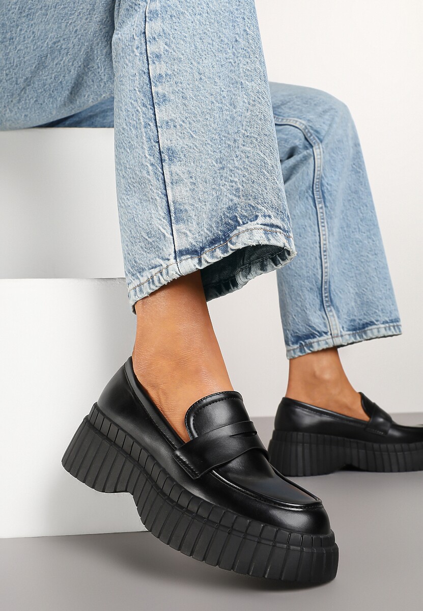 Ciemnobeżowe Mokasyny na Platformie z Tłoczeniem Ozdobione Paskiem Fonirea