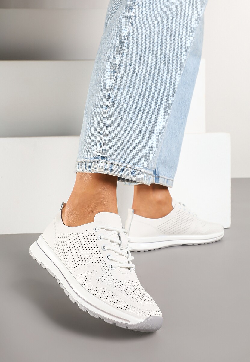 Białe Skórzane Buty Sportowe na Płaskiej Podeszwie ze Skórzaną Wkładką Ozdobione Perforacją Falali