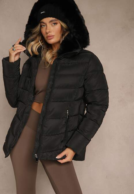 Czarna Pikowana Kurtka o Taliowanym Kroju z Kapturem z Futerkiem Olidessa