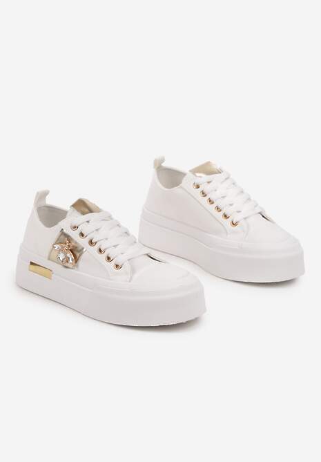 Białe Trampki na Platformie z Biżuteryjną Aplikacją Gonessa