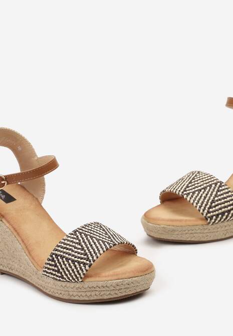 Brązowe Sandały na Koturnie z Plecionki ze Sprzączką przy Kostce Storea